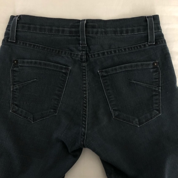 James Jeans  Mid Rise Skinny  Size 27  EUC - Picture 3 of 8